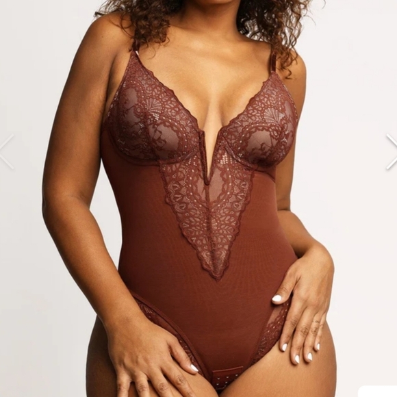 Deep V Neck Lace Bodysuit (BNIP, NOT Popilush!) - Picture 1 of 5
